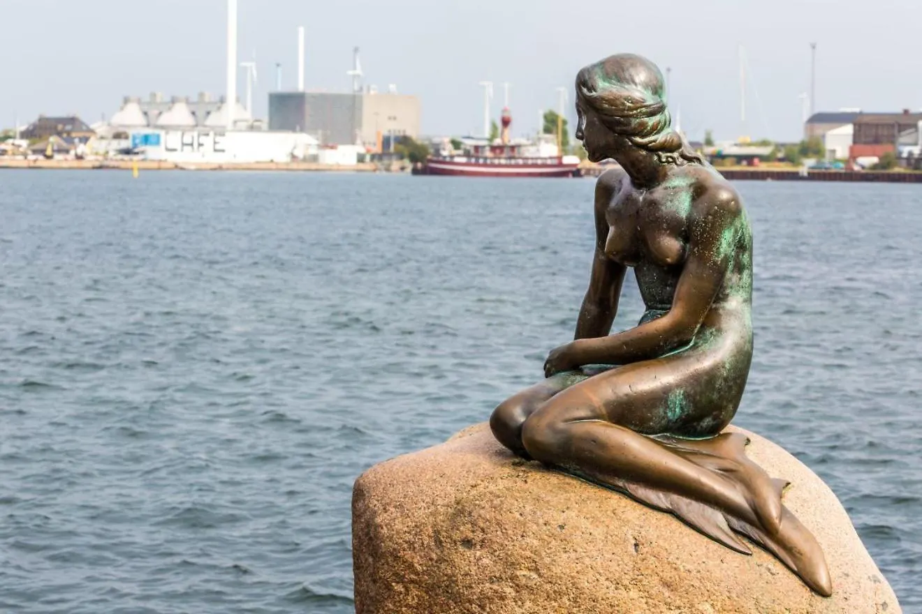 Big 4 Bedroom Apartment With Bathtub By Cph City Hall Square Köpenhamn Danmark