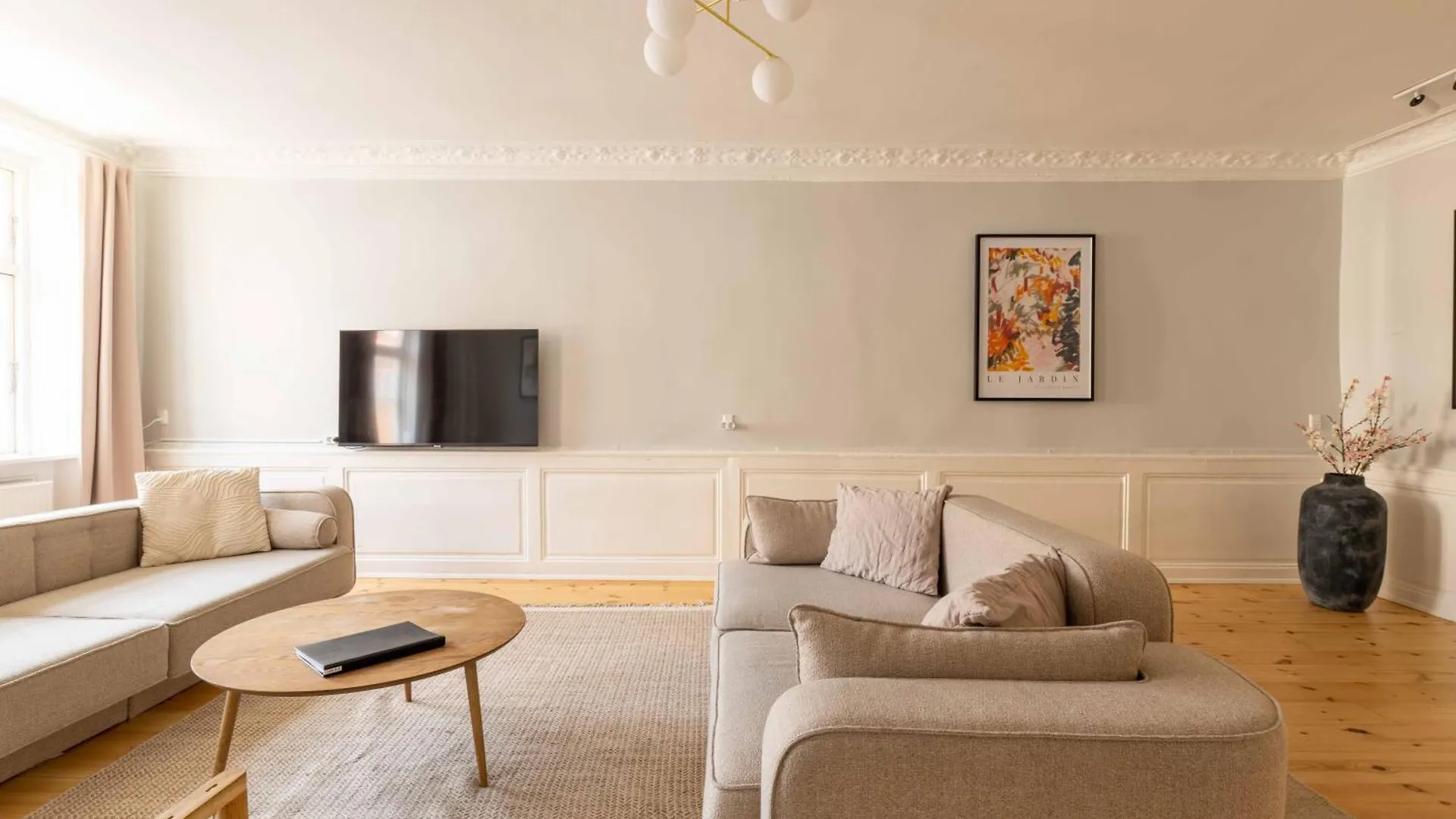 Big 4 Bedroom Apartment With Bathtub By Cph City Hall Square Köpenhamn