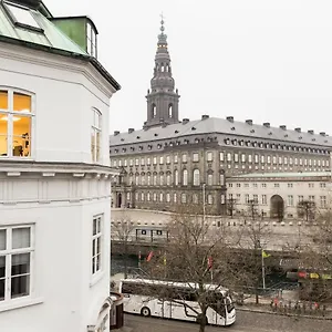 Perfect In Superb Location By Stroget, The Metro & Attractions Appartamento